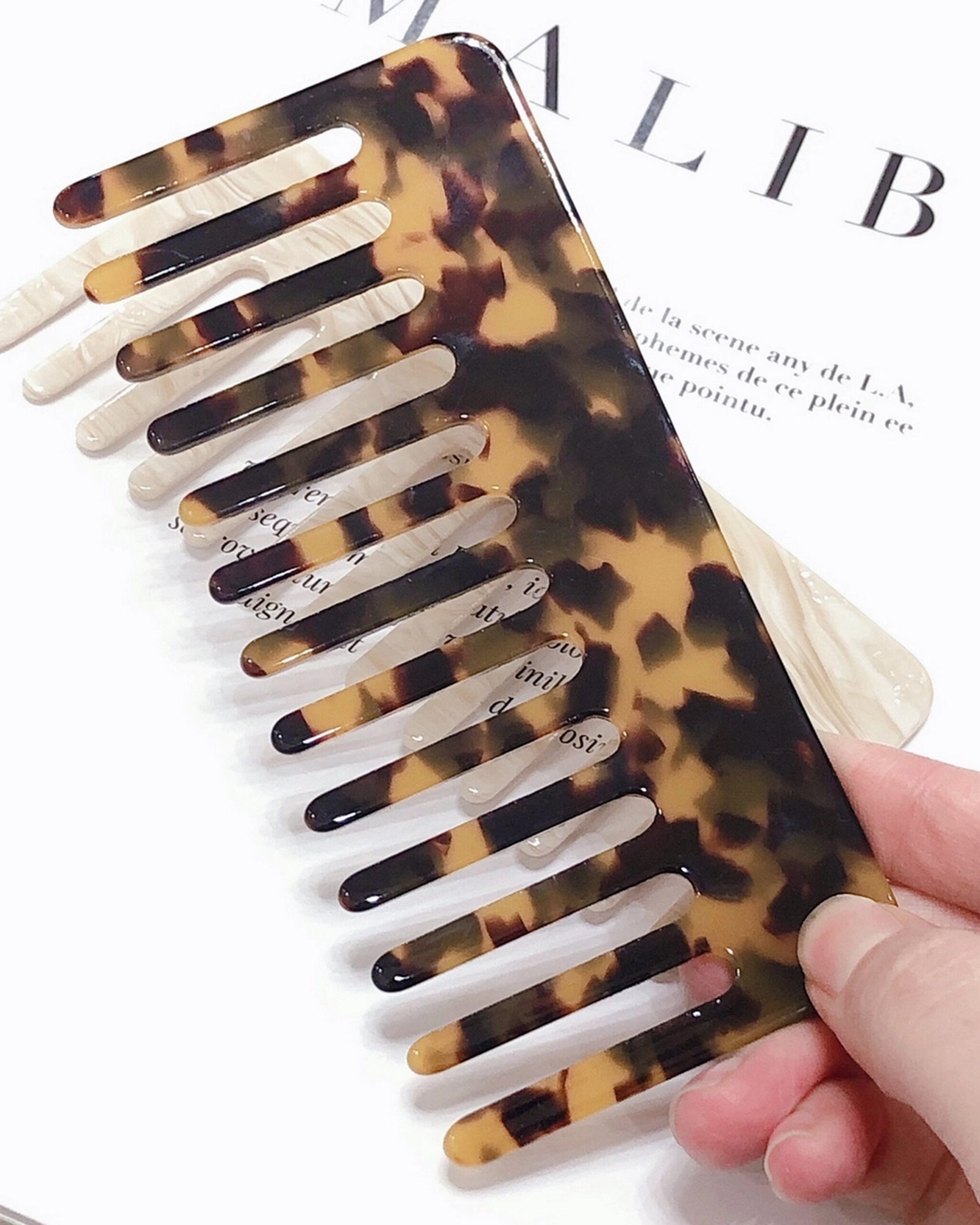 dark-leopard-hair-comb