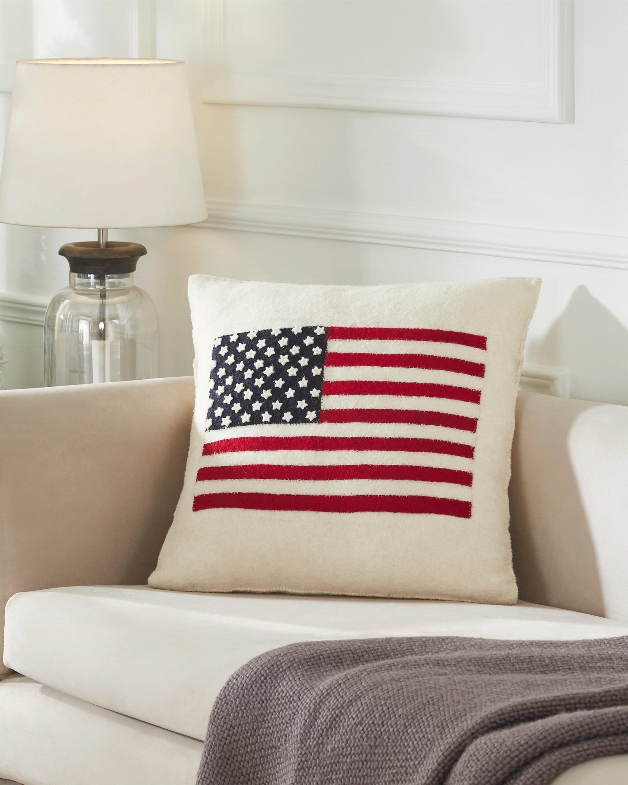 felt_flag_pillow
